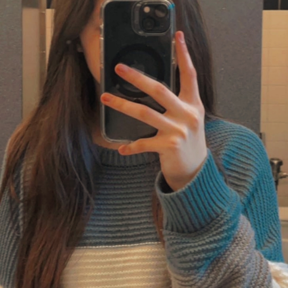 Sweater - Picture 2 of 2